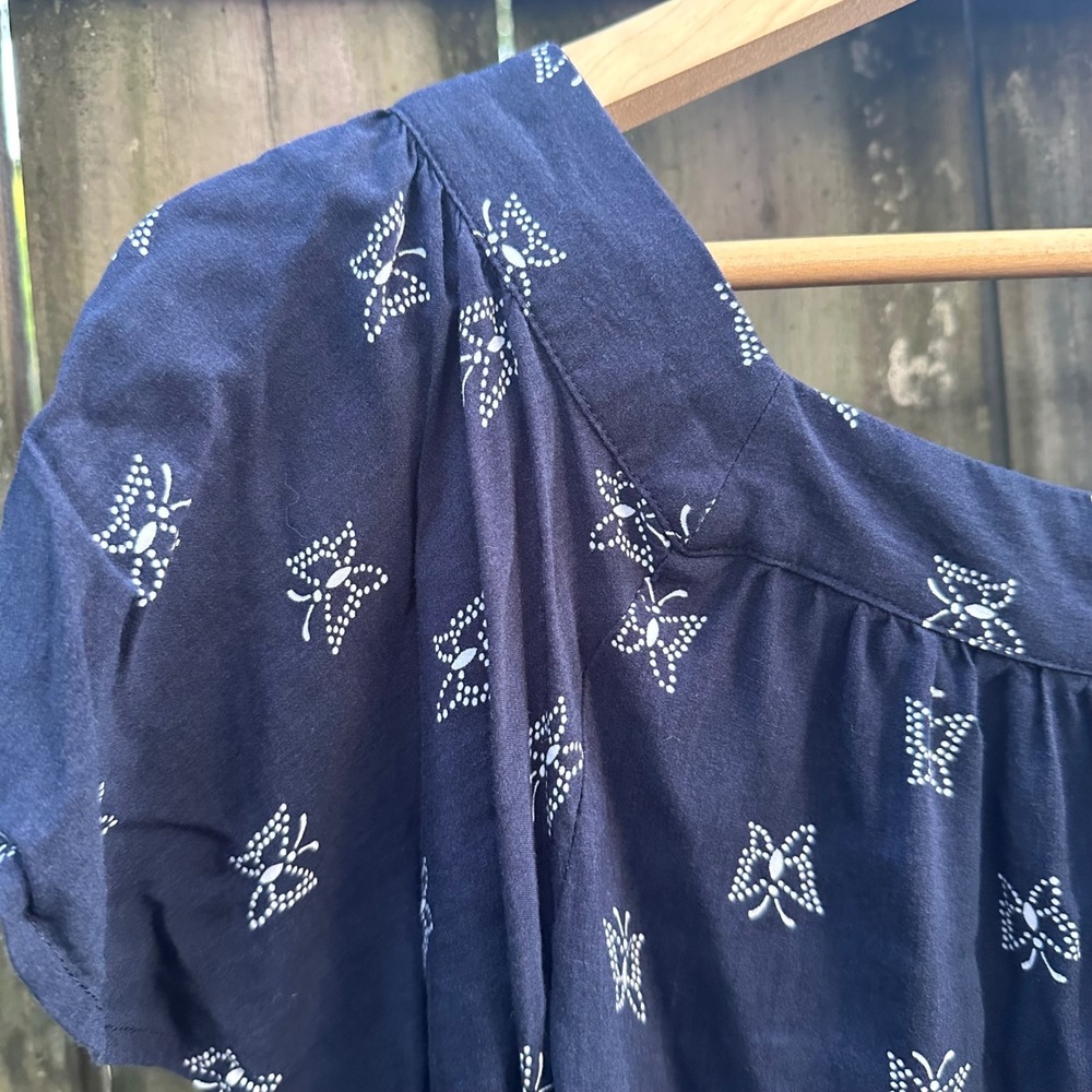LOFT Navy Blue Butterfly Print Square Neck Flutter Sleeve Blouse Sz Medium - Picture 8 of 9